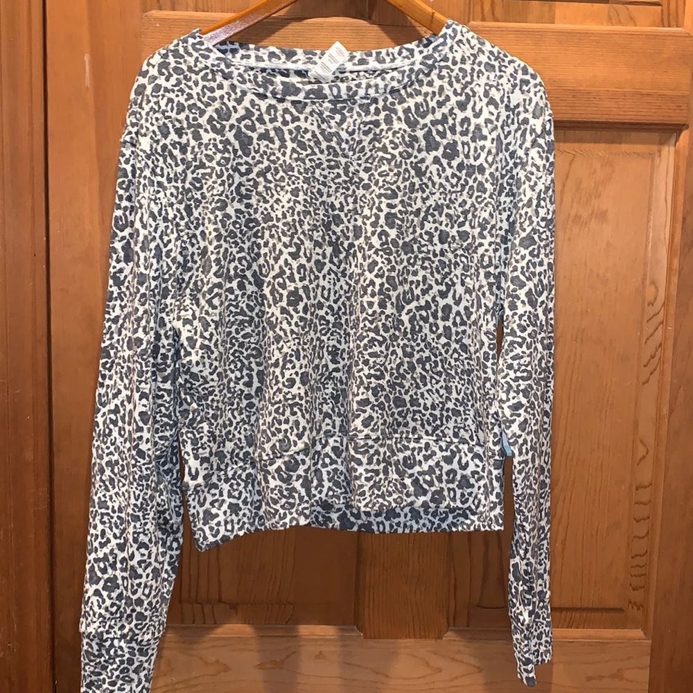 New.  Balance Collection LS top sz L
